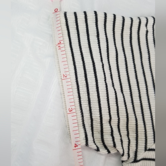 American Eagle. Medium. White shirt with black stripes. - Picture 3 of 8